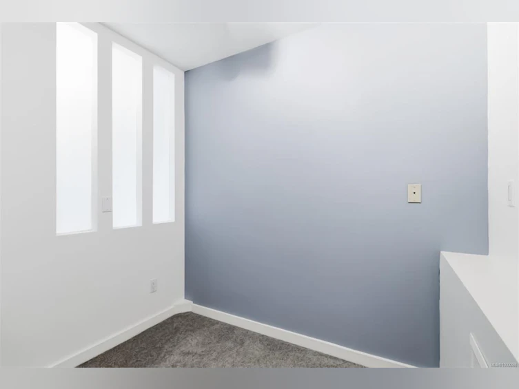 305-900 Tolmie Avenue, Victoria, BC, V8X 3W6 - 21