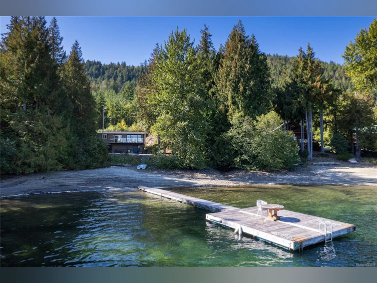 2180 South Lake Road, Qualicum Beach, BC, V9K 2L7