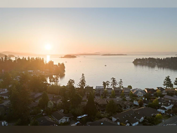2-10393 Allbay Road, Sidney, BC, V8L 2N8