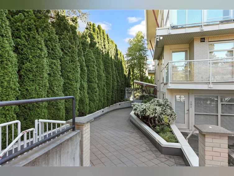 402-1155 Yates Street, Victoria, BC, V8V 3N1 - 17