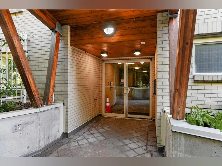 402-1155 Yates Street, Victoria, BC, V8V 3N1 - 15