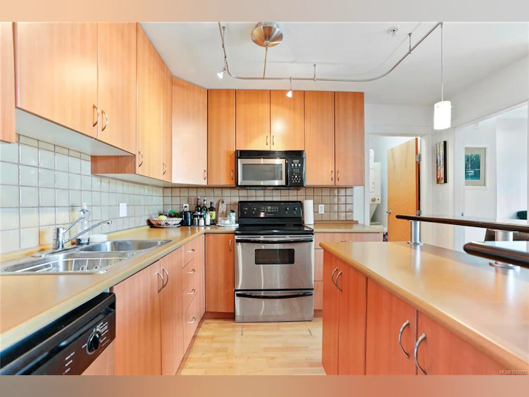 402-1155 Yates Street, Victoria, BC, V8V 3N1 - 6
