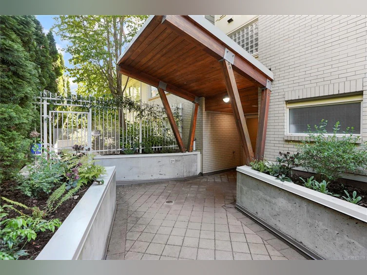 402-1155 Yates Street, Victoria, BC, V8V 3N1 - 14