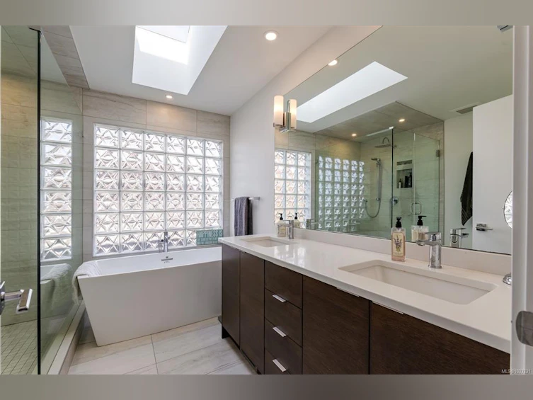 1701 Admiral Tryon Boulevard, French Creek, BC, V9P 1Y1 - 16