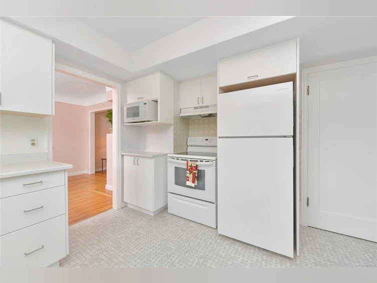 2771 Foul Bay Road, Oak Bay, BC, V8R 5C1 - 6