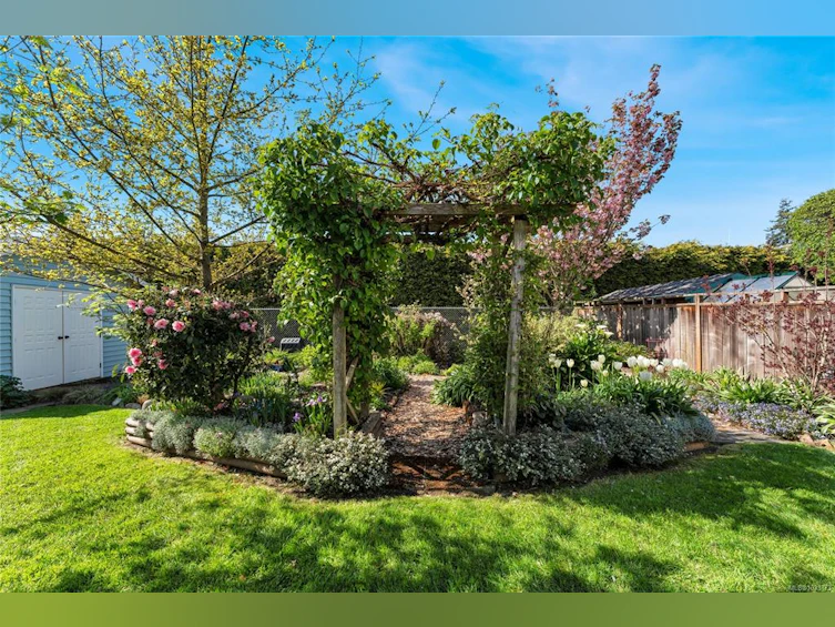 10448 Allbay Road, Sidney, BC, V8L 2P1 - 34
