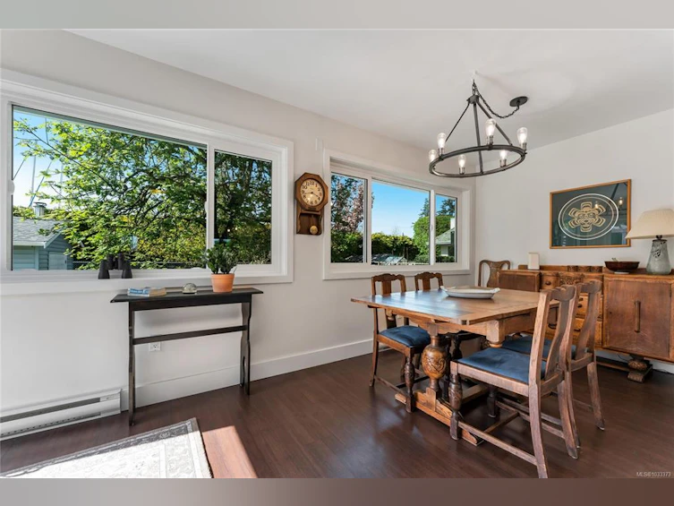 10448 Allbay Road, Sidney, BC, V8L 2P1 - 11