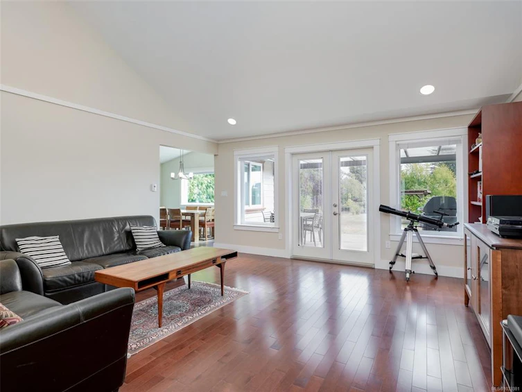 9173 Basswood Road, North Saanich, BC, V8L 3W8 - 3