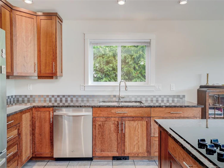 9173 Basswood Road, North Saanich, BC, V8L 3W8 - 8
