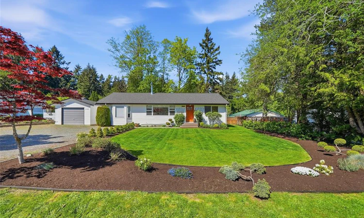 2395 Collins Crescent