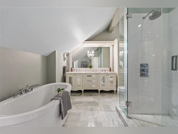 1690 Ash Road, Saanich, BC, V8N 2T5 - 27