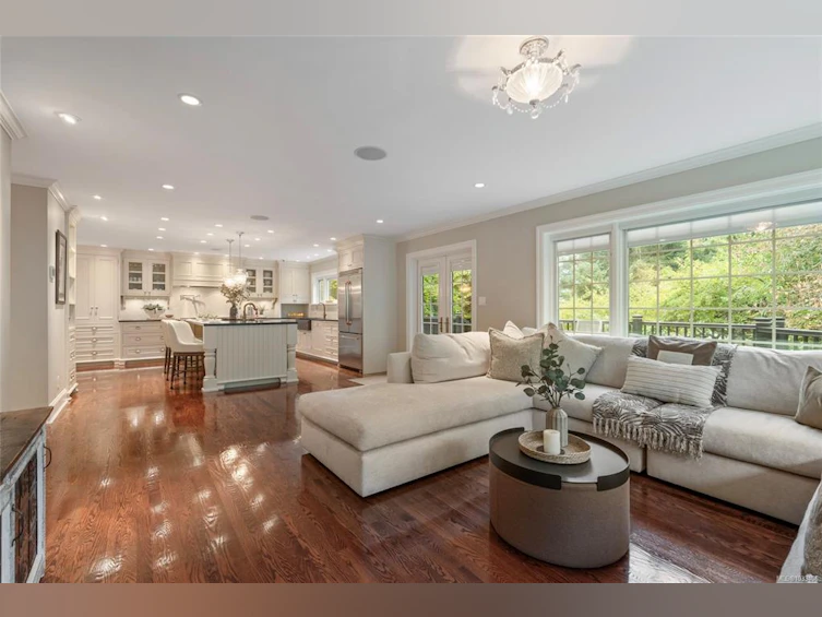 1690 Ash Road, Saanich, BC, V8N 2T5 - 12