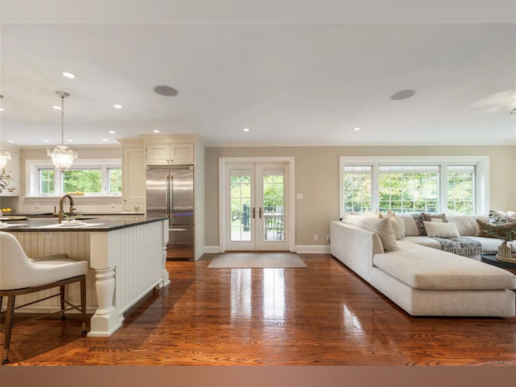 1690 Ash Road, Saanich, BC, V8N 2T5 - 10