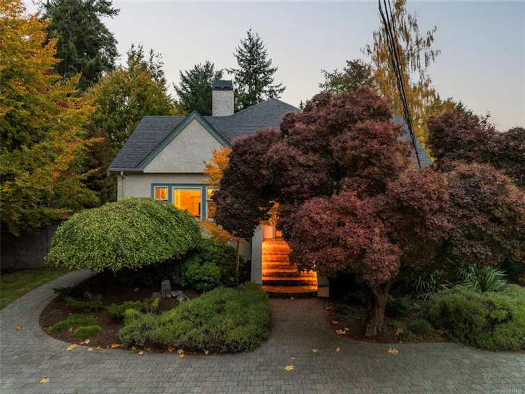 1690 Ash Road, Saanich, BC, V8N 2T5 - 62