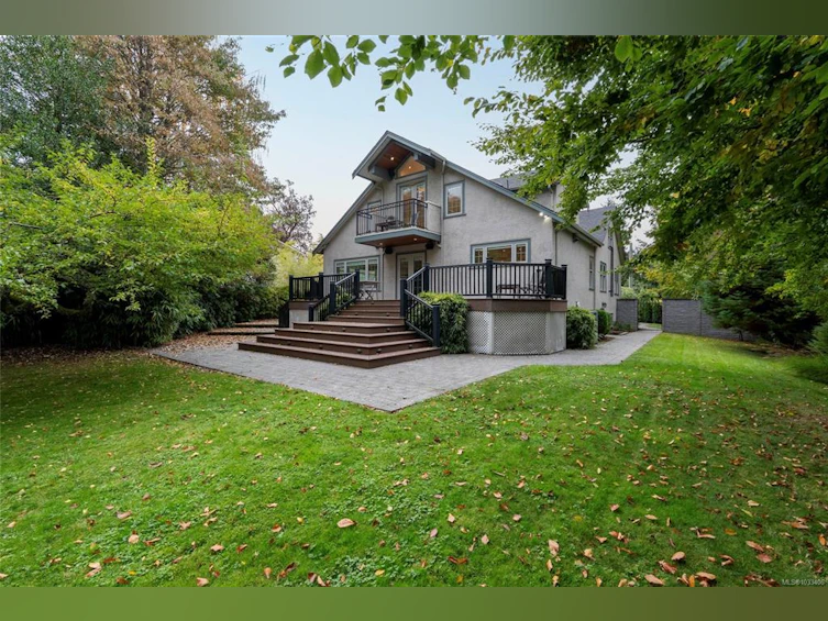 1690 Ash Road, Saanich, BC, V8N 2T5 - 42