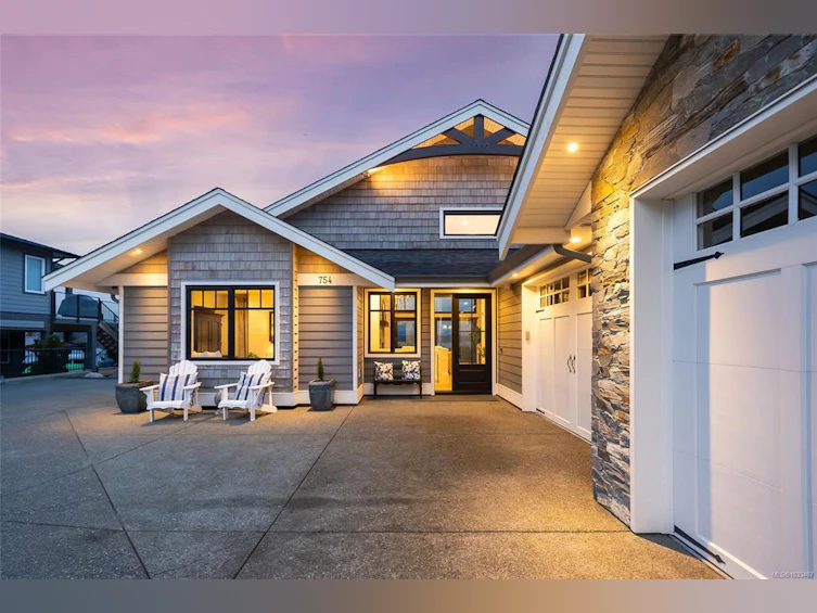 754 Nelson Road, Campbell River, BC, V9H 0A1