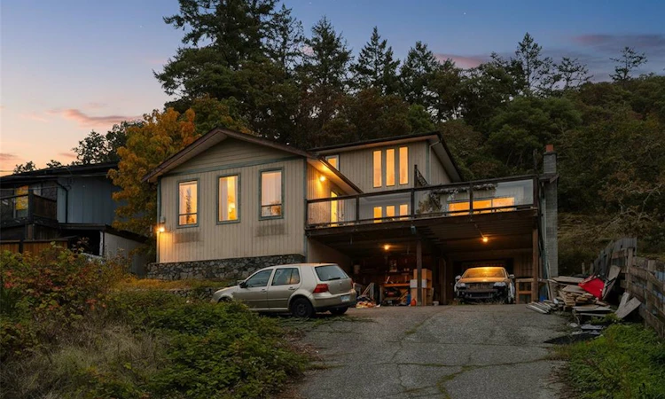 2486 Jeanine Drive