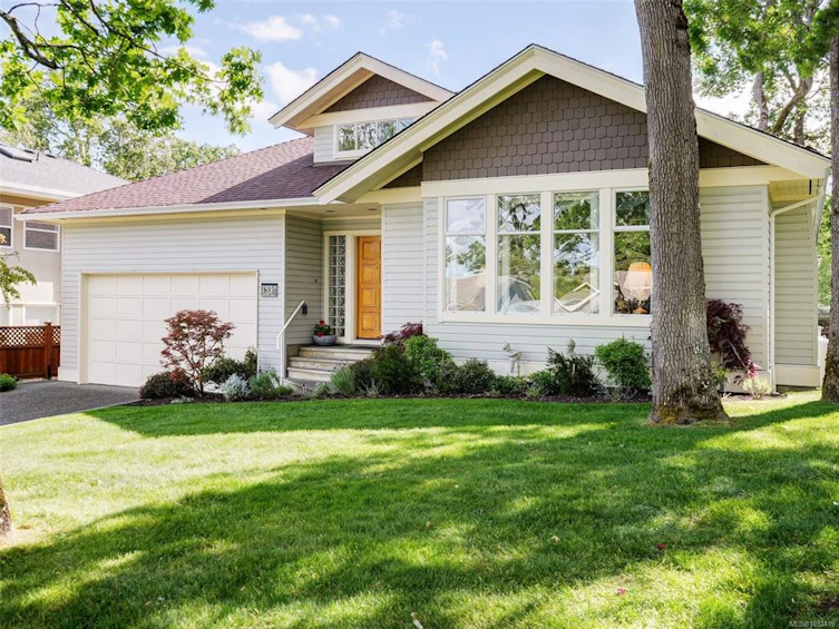 1537 Eric Road, Saanich, BC, V8N 5Y6 - 27