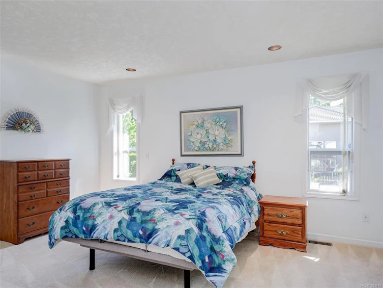 1537 Eric Road, Saanich, BC, V8N 5Y6 - 9