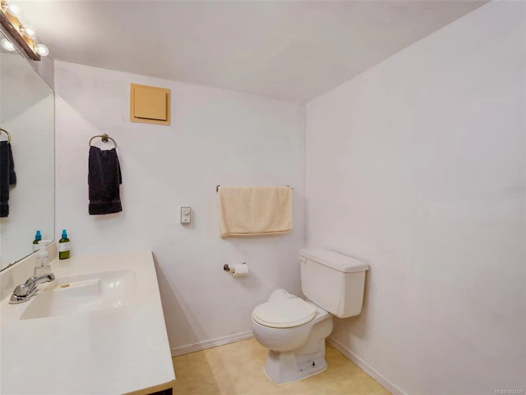 2797 Arbutus Road, Saanich, BC, V8N 5X6 - 20