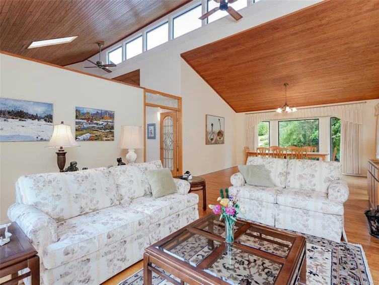 2797 Arbutus Road, Saanich, BC, V8N 5X6 - 2