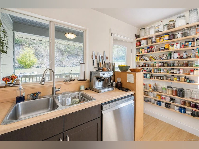 380 Pacific Crescent, Ucluelet, BC, V0R 3A0 - 9