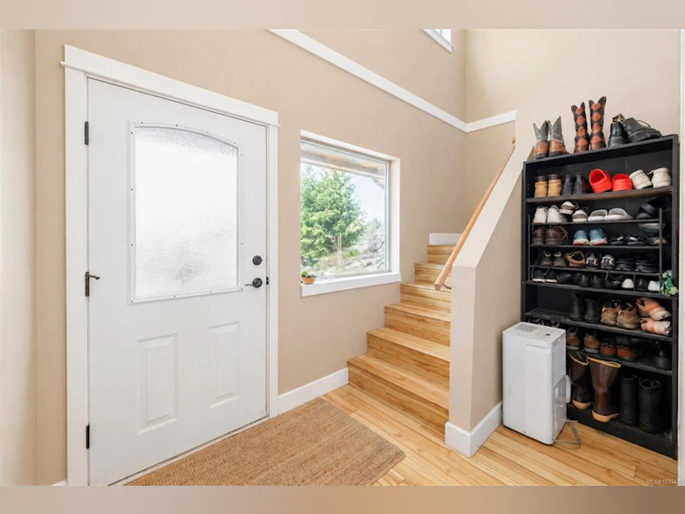 380 Pacific Crescent, Ucluelet, BC, V0R 3A0 - 2