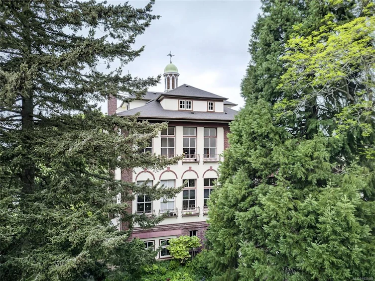 306-120 Douglas Street, Victoria, BC, V8V 2N9 - 2