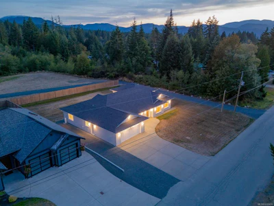 2780 Burde Street - 2