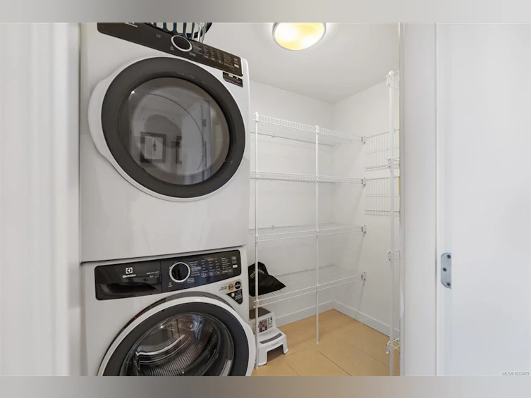 701-608 Broughton Street, Victoria, BC, V8W 1C7 - 29