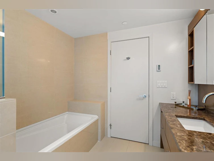 701-608 Broughton Street, Victoria, BC, V8W 1C7 - 22
