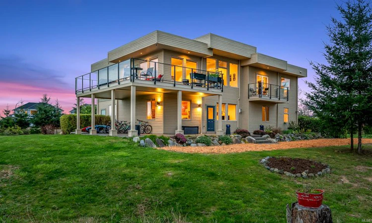 3389 Rhys Road