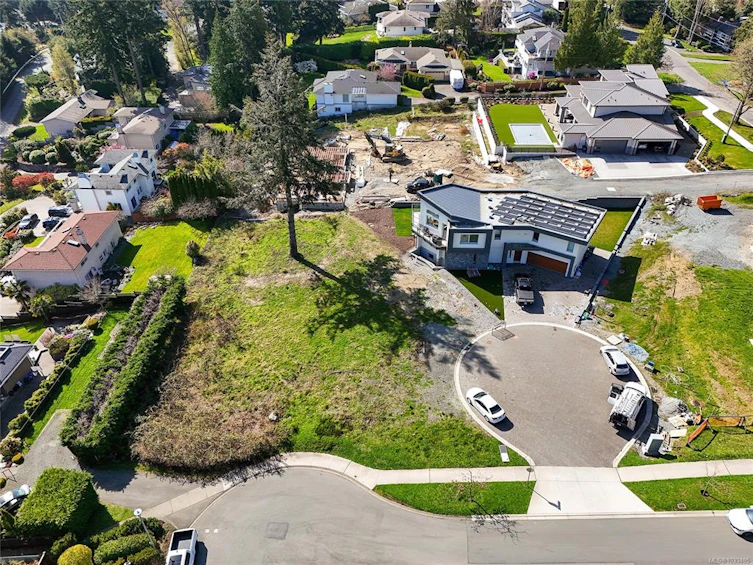 805 Yole Place, Saanich, BC, V8Y 3B1 - 15