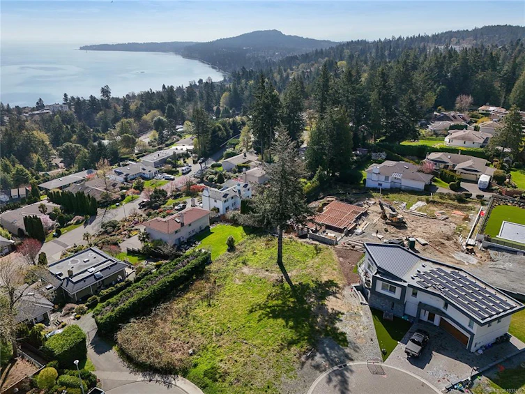 805 Yole Place, Saanich, BC, V8Y 3B1 - 17