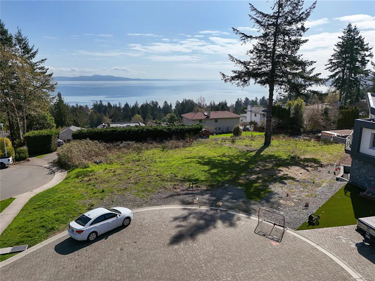 805 Yole Place, Saanich, BC, V8Y 3B1 - 11