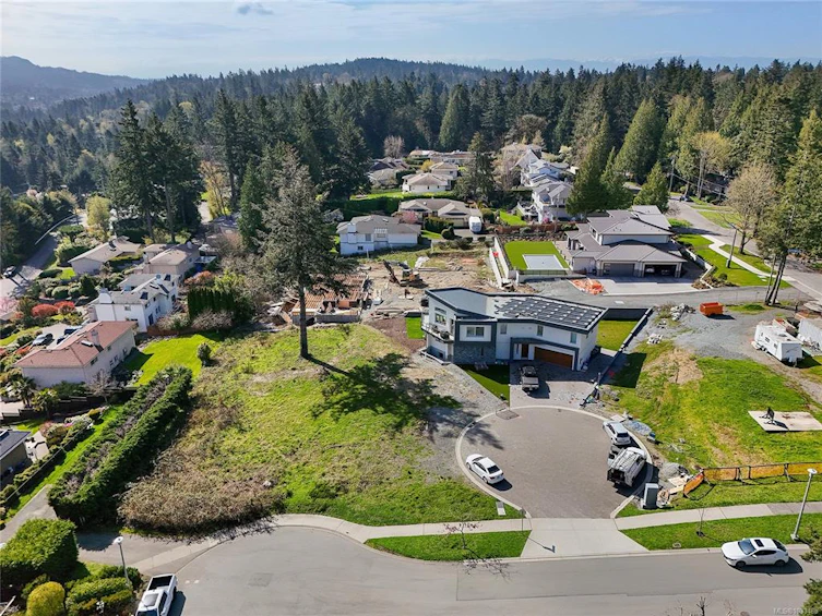 805 Yole Place, Saanich, BC, V8Y 3B1 - 14