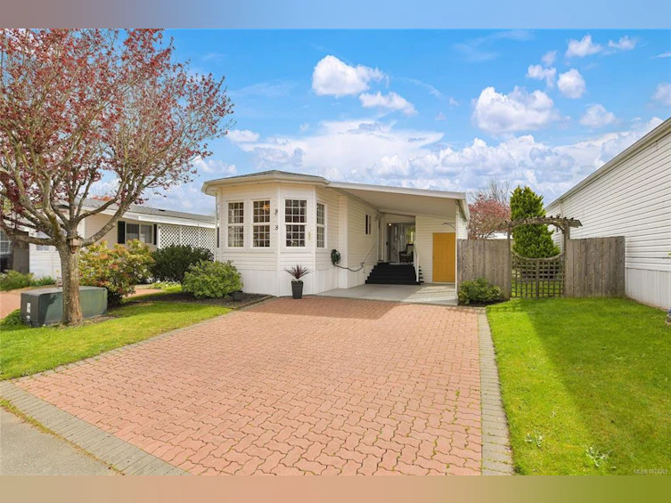 8-7401 Central Saanich Road, Central Saanich, BC, V8M 2B5