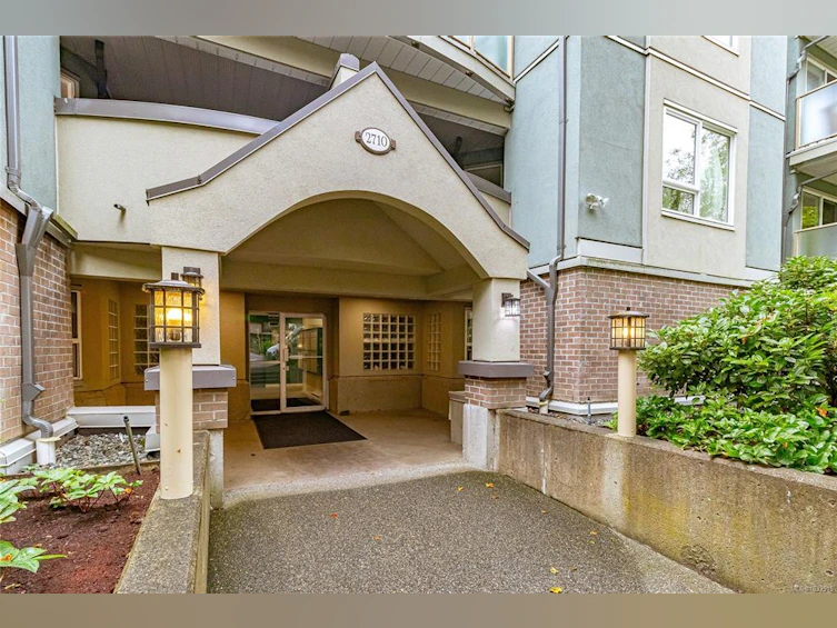 403-2710 Grosvenor Road, Victoria, BC, V8T 3M9 - 7