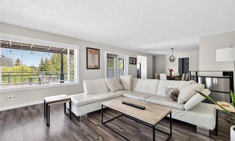 215 Maliview Drive