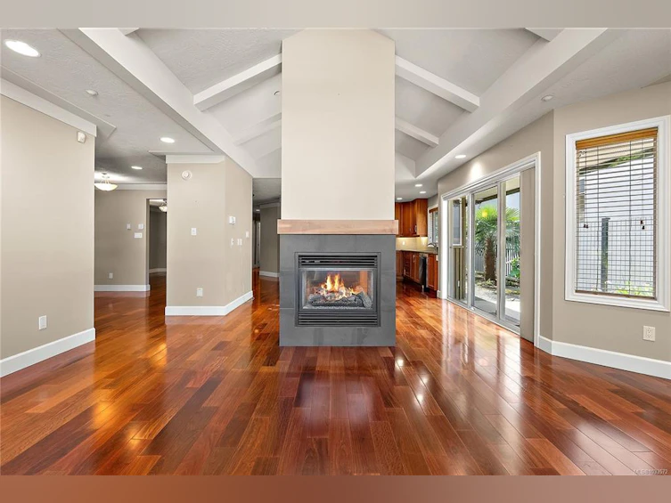 1-9675 First Street, Sidney, BC, V8L 3C8 - 10