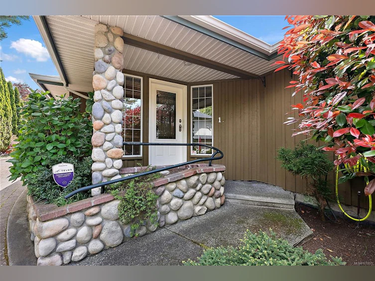 1-9675 First Street, Sidney, BC, V8L 3C8 - 6