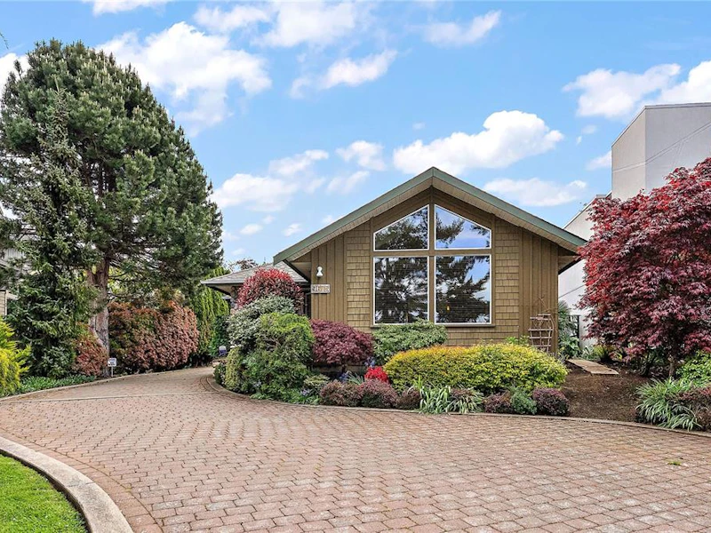 1 - 9675 First Street, Sidney BC V8L 3C8