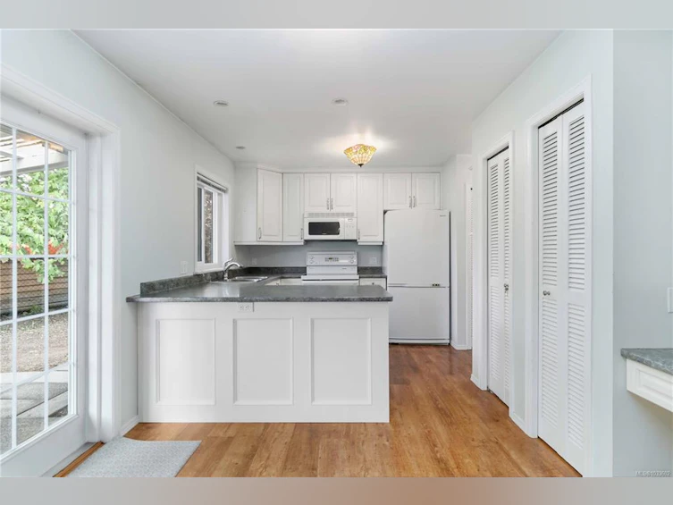 2626 Ernhill Drive, Langford, BC, V9C 3N7 - 9
