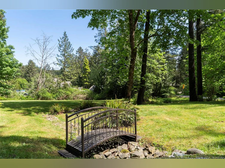 376 W Viaduct Avenue, Saanich, BC, V9E 2B6 - 4
