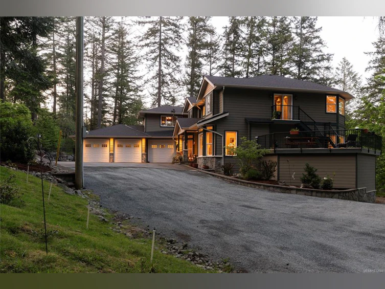 376 W Viaduct Avenue, Saanich, BC, V9E 2B6 - 81