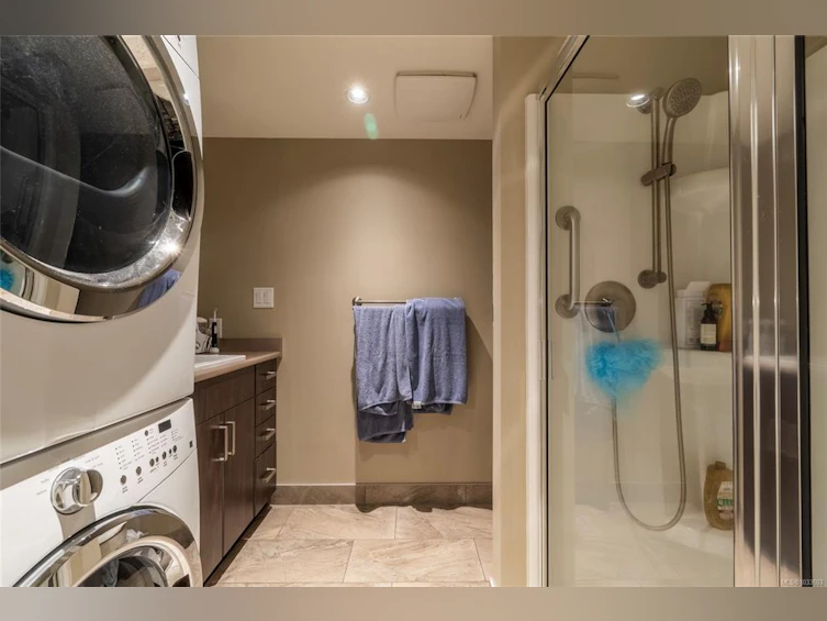 376 W Viaduct Avenue, Saanich, BC, V9E 2B6 - 65