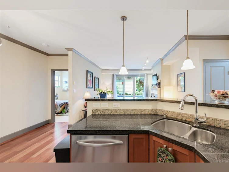 204-1620 Mckenzie Avenue, Saanich, BC, V8N 0A1 - 16