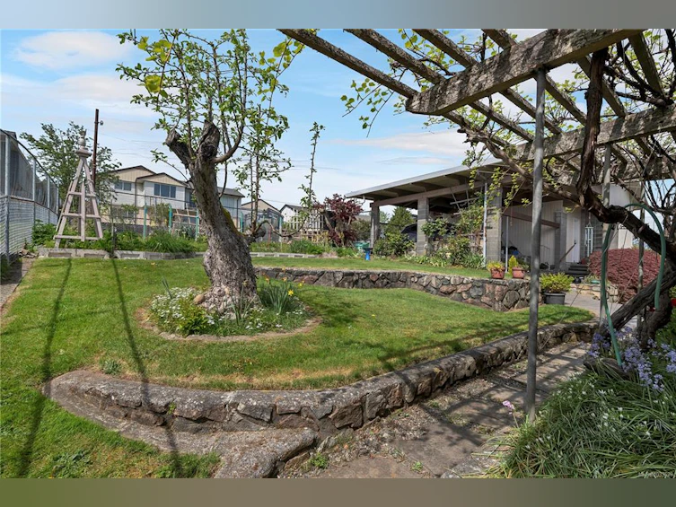 52 S Murphy Street, Campbell River, BC, V9W 1Y4 - 44
