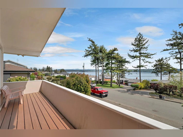 52 S Murphy Street, Campbell River, BC, V9W 1Y4 - 2