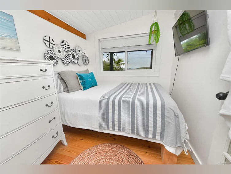430 Mckercher Road, Mayne Island, BC, V0N 2J2 - 33
